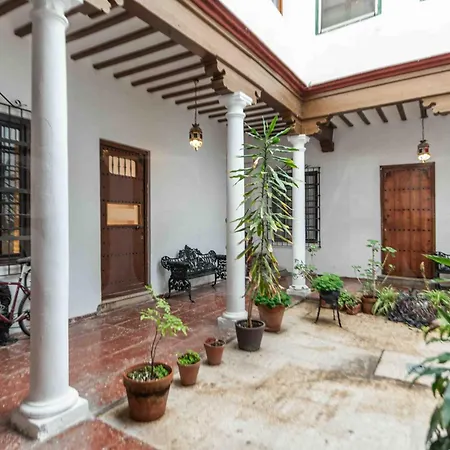 Spanish Architectural Gem Duplex - Center By Rems Apartmán