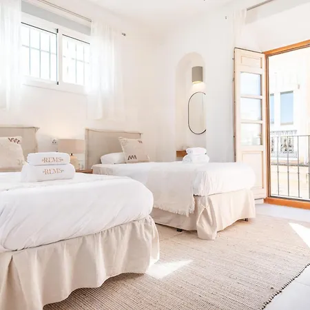 Apartmán Spanish Architectural Gem Duplex - Center By Rems *